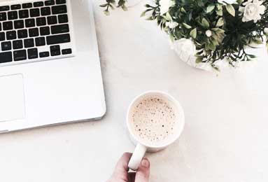 日本国脚佐野海舟结婚，其妻子木下樱是一名模特