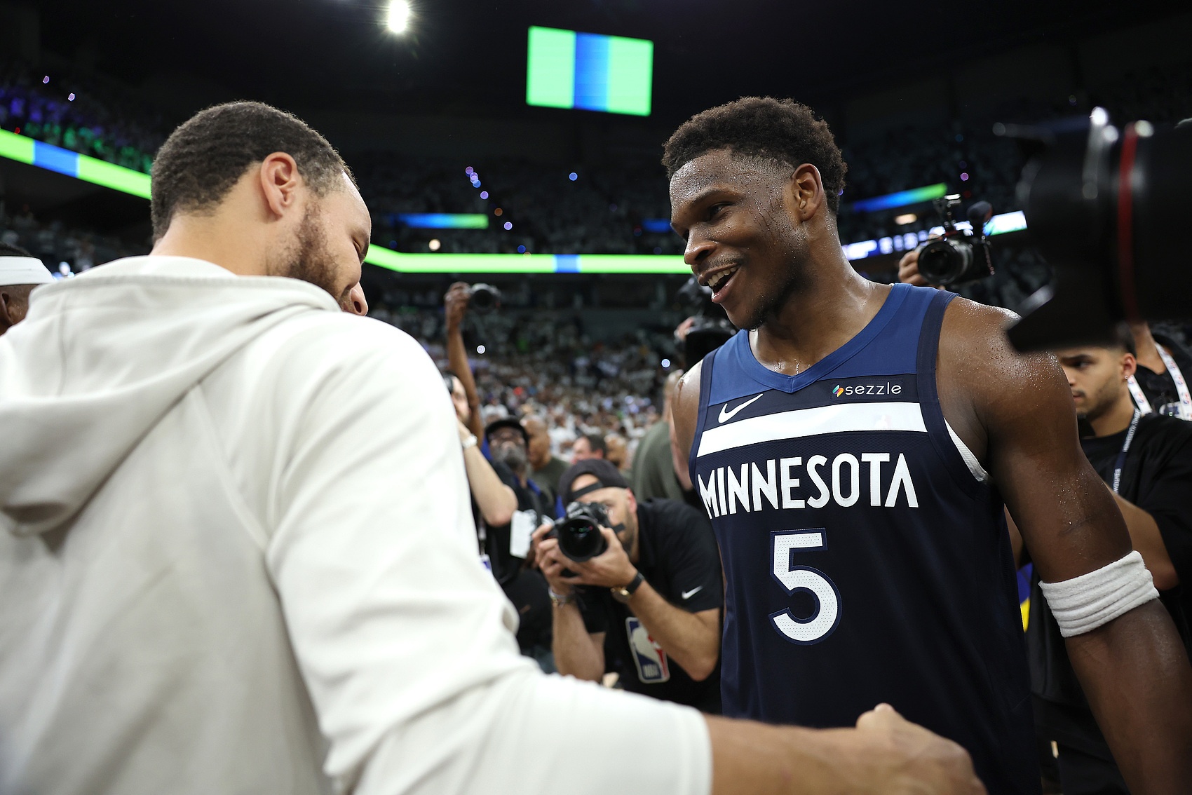 华体会-爱德华兹：库里是我兄弟&amp;我爱他的一切 他是最伟大控卫 不太懂rap