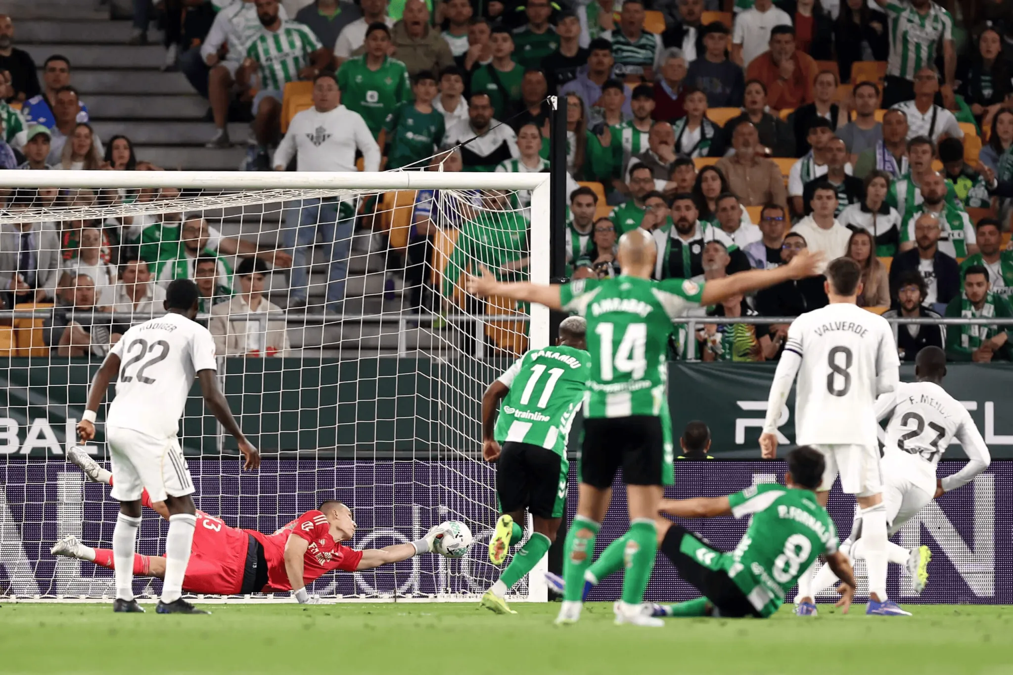 TA独家：皇马仍对安帅评价积极；内部要求彻底改革医疗部门